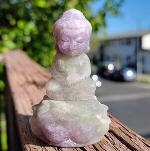 (F2) NEW FLUORITE BUDDHA ON LOTUS